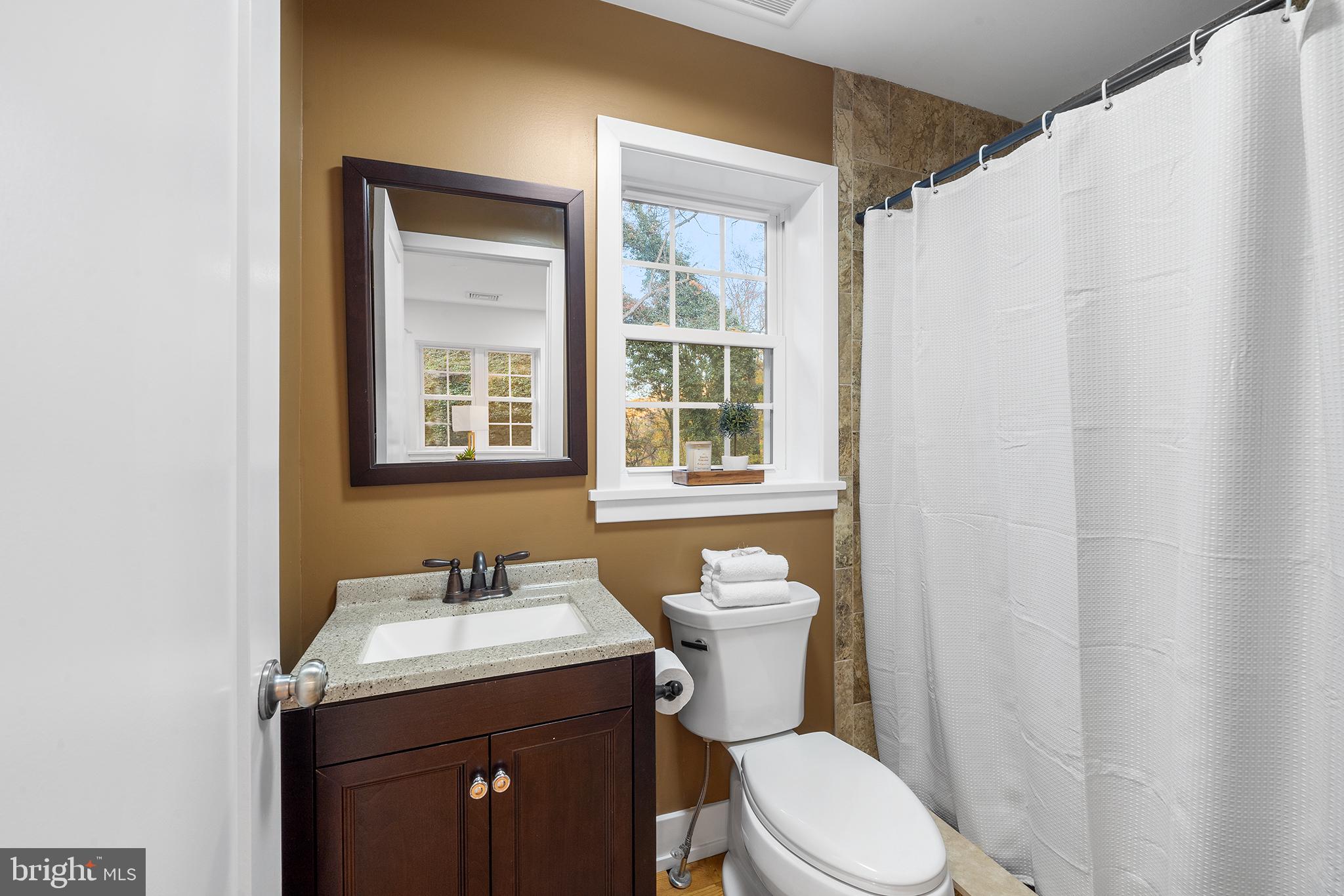 456 General Washington Road Wayne, PA 19087 - Photo 19 of 47 Full bathroom office en-suite