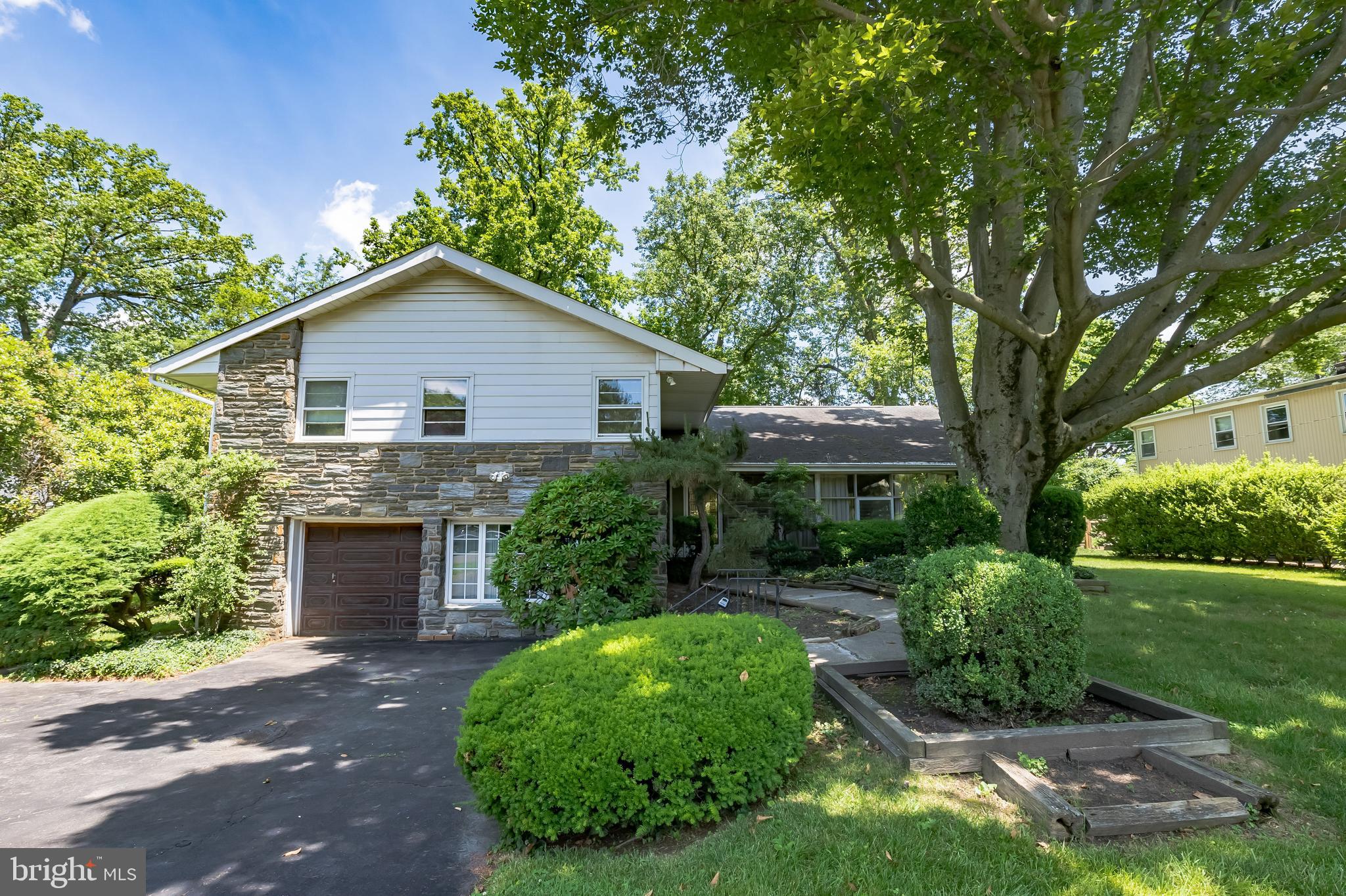 1427 Autumn Road Jenkintown, PA 19046 - Photo 1 of 36 Gallery Image 1