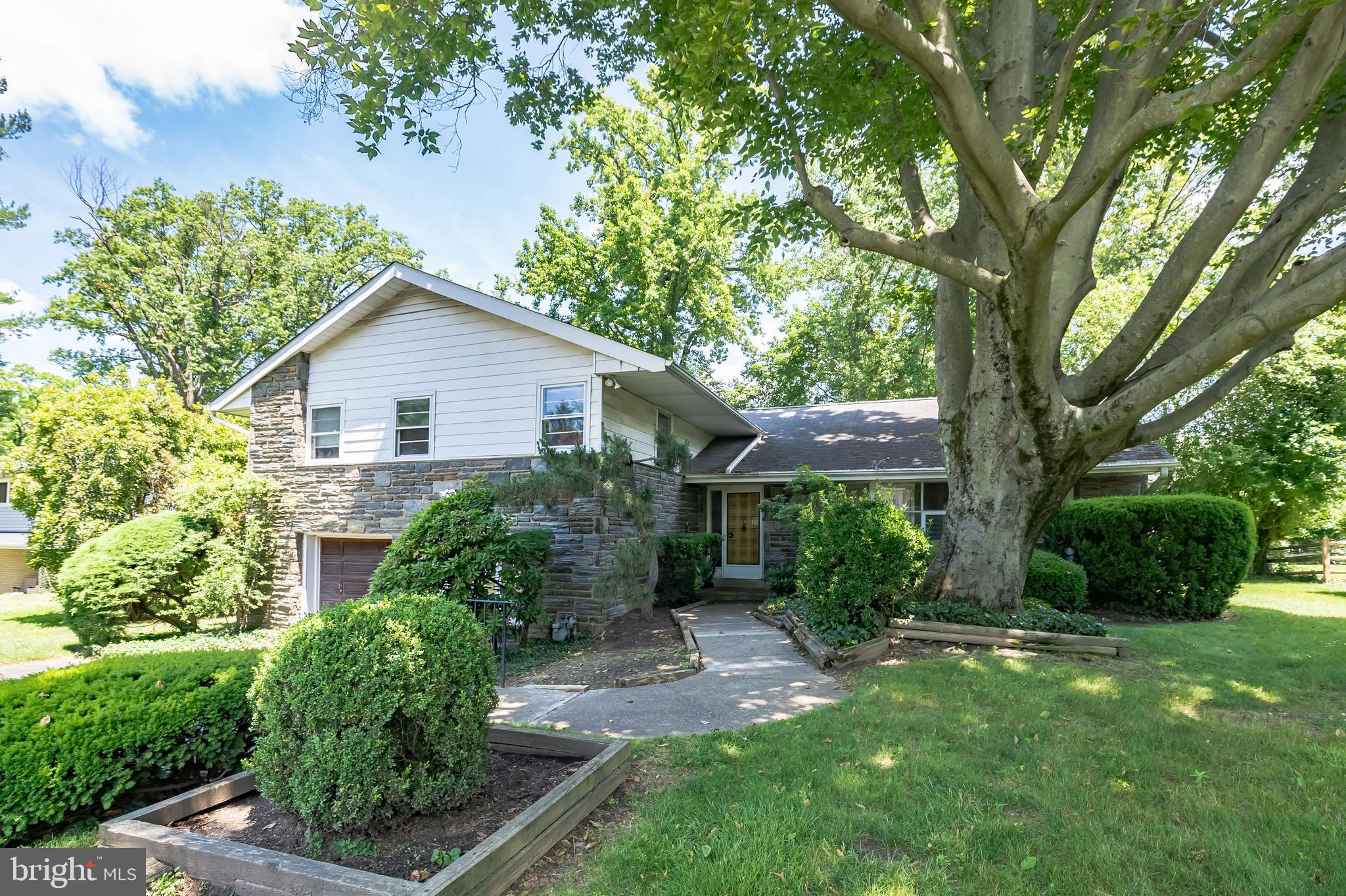 1427 Autumn Road Jenkintown, PA 19046 - Photo 3 of 36 Exterior front