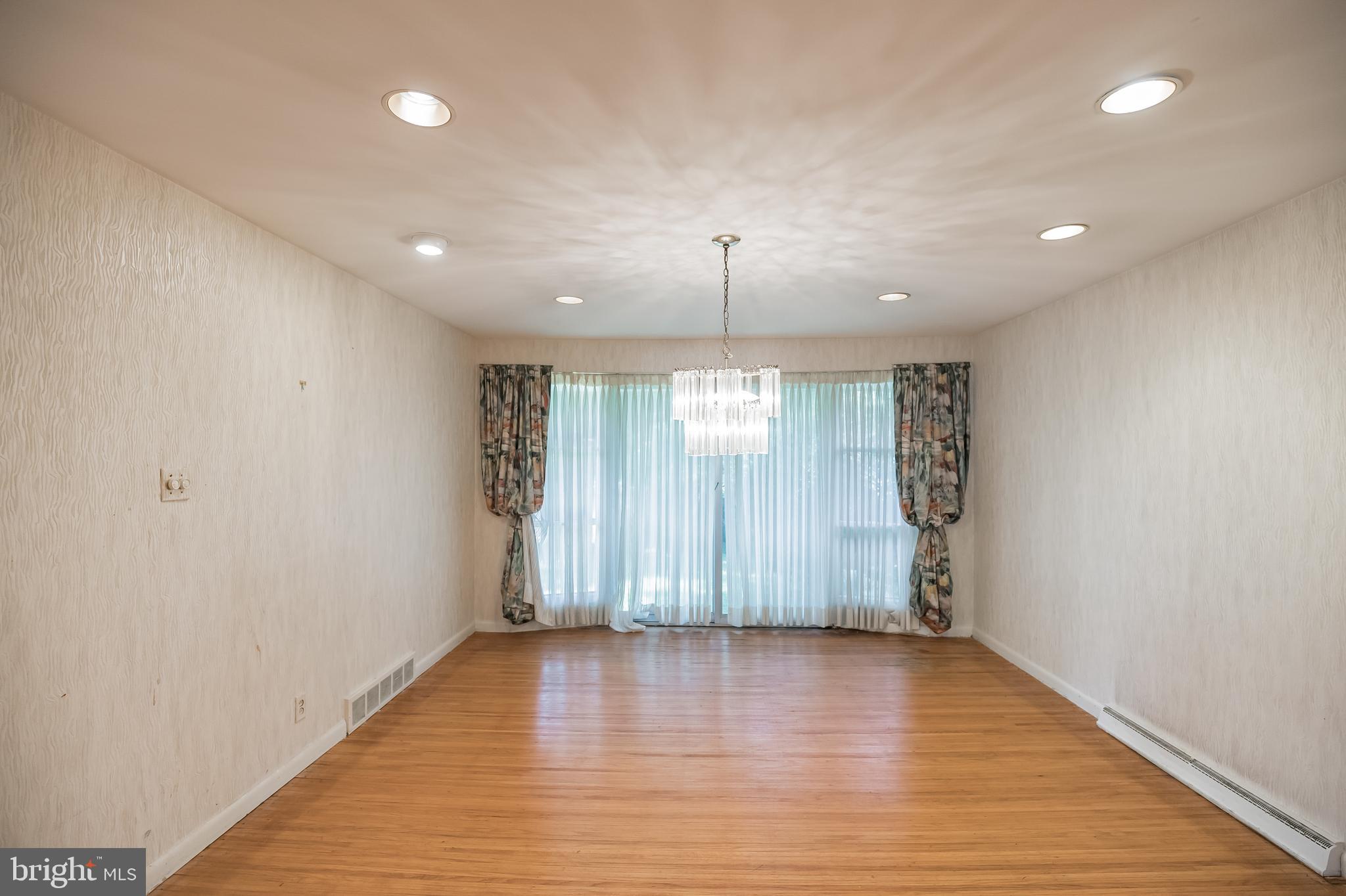 1427 Autumn Road Jenkintown, PA 19046 - Photo 6 of 36 Dining Room