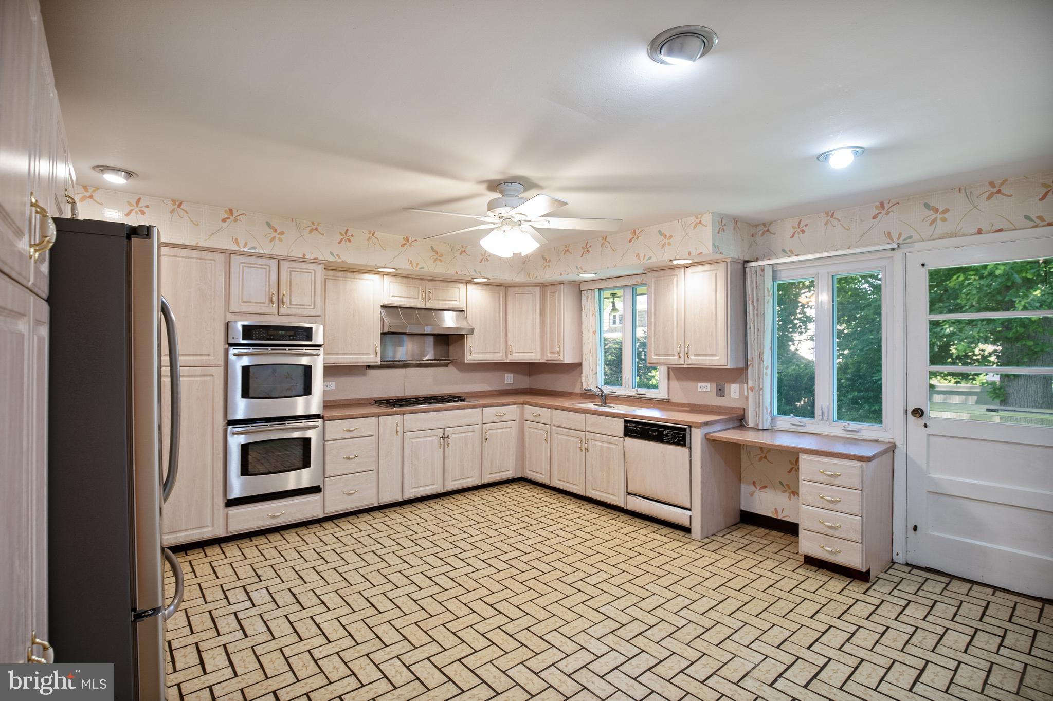 1427 Autumn Road Jenkintown, PA 19046 - Photo 9 of 36 Kitchen