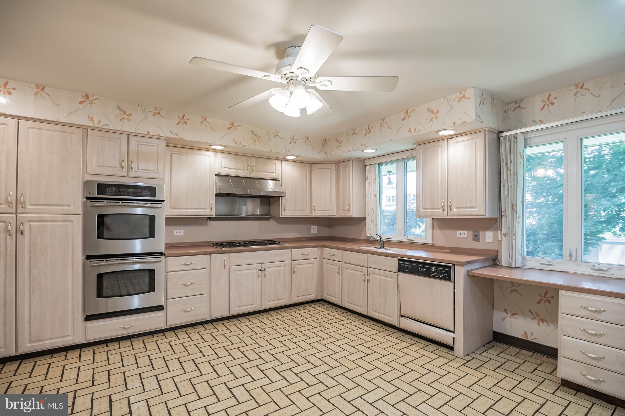 1427 Autumn Road Jenkintown, PA 19046 - Photo 10 of 36 Kitchen