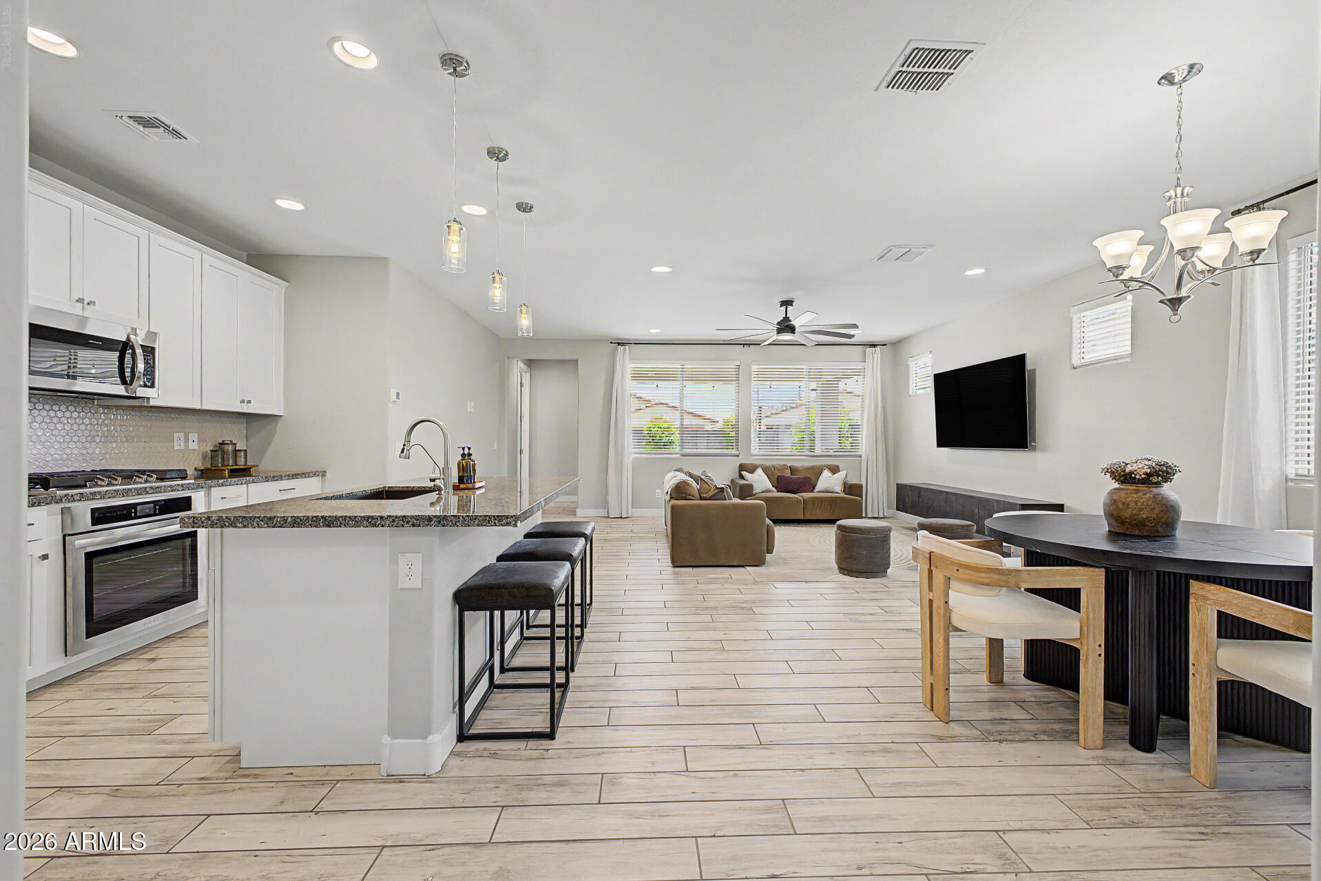 17455 West Bloomfield Road Surprise, AZ 85388 - Photo 9 of 36