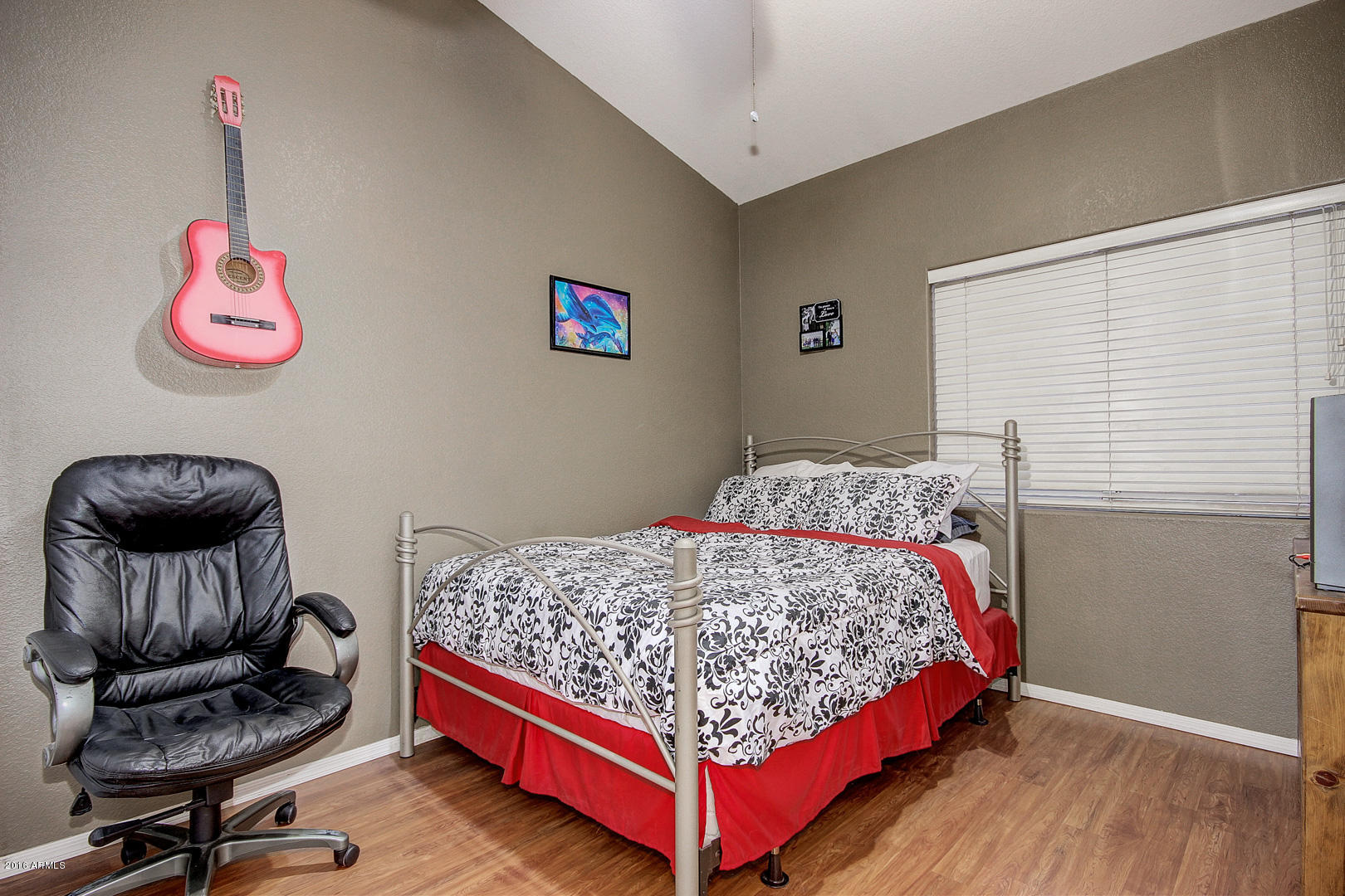 1339 East St John Road Phoenix, AZ 85022 - Photo 12 of 21 saint john (12)