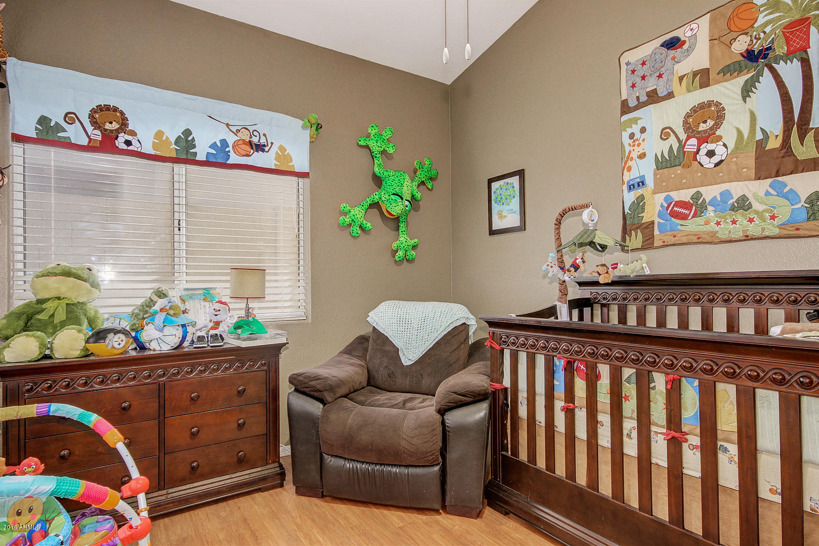 1339 East St John Road Phoenix, AZ 85022 - Photo 14 of 21 saint john (14)