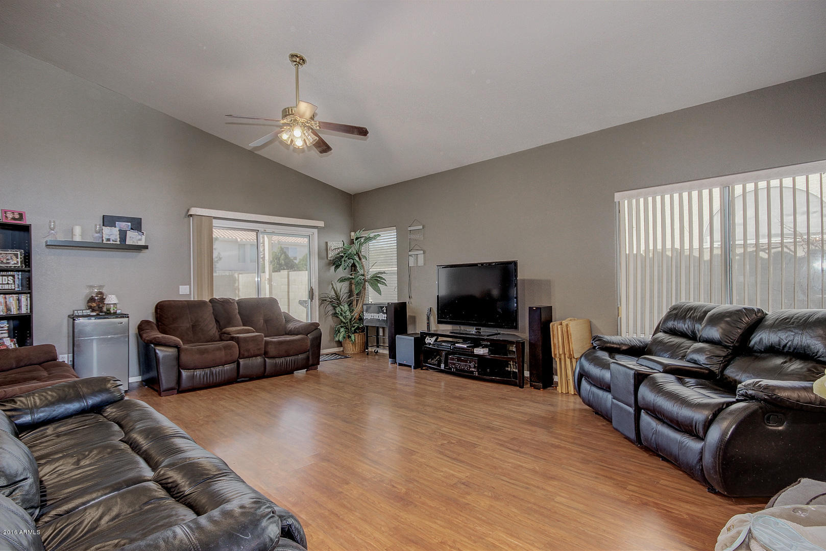 1339 East St John Road Phoenix, AZ 85022 - Photo 4 of 21 saint john (4)