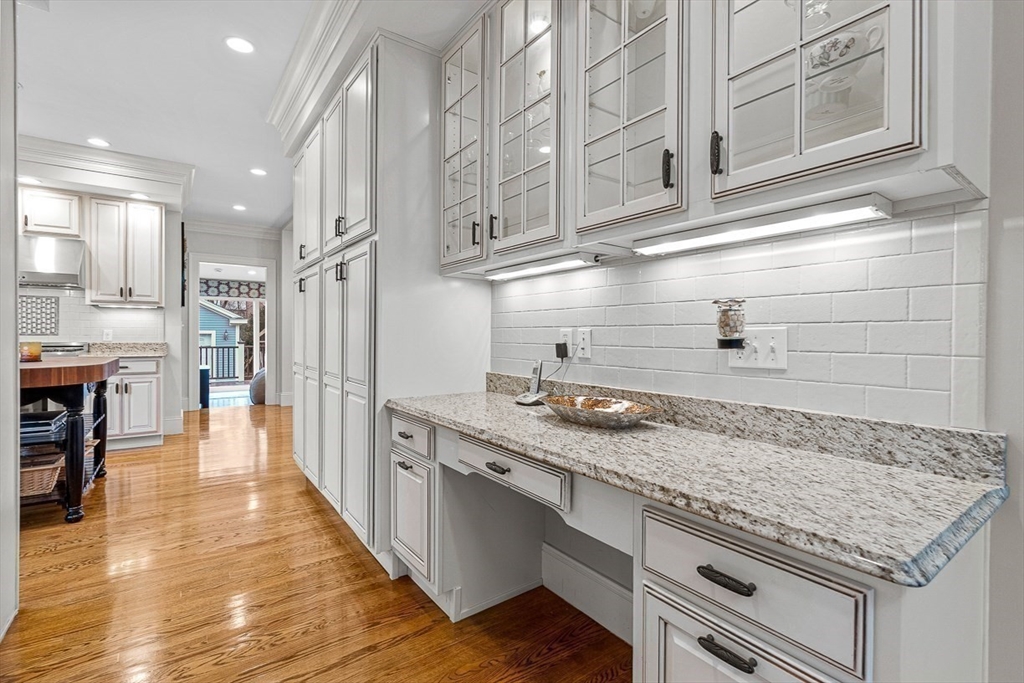 34 Glen Road Winchester, MA 01890 - Photo 18 of 40