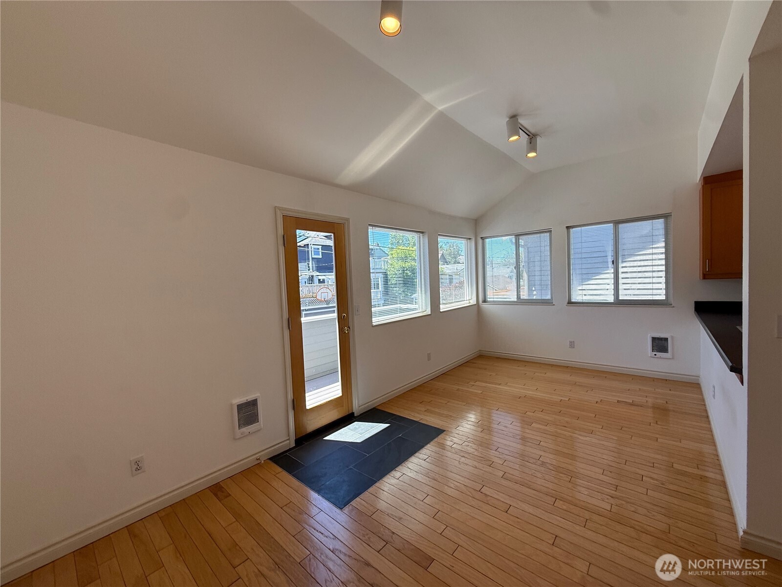 2327 North 65th Street Seattle, WA 98103 - Photo 8 of 30
