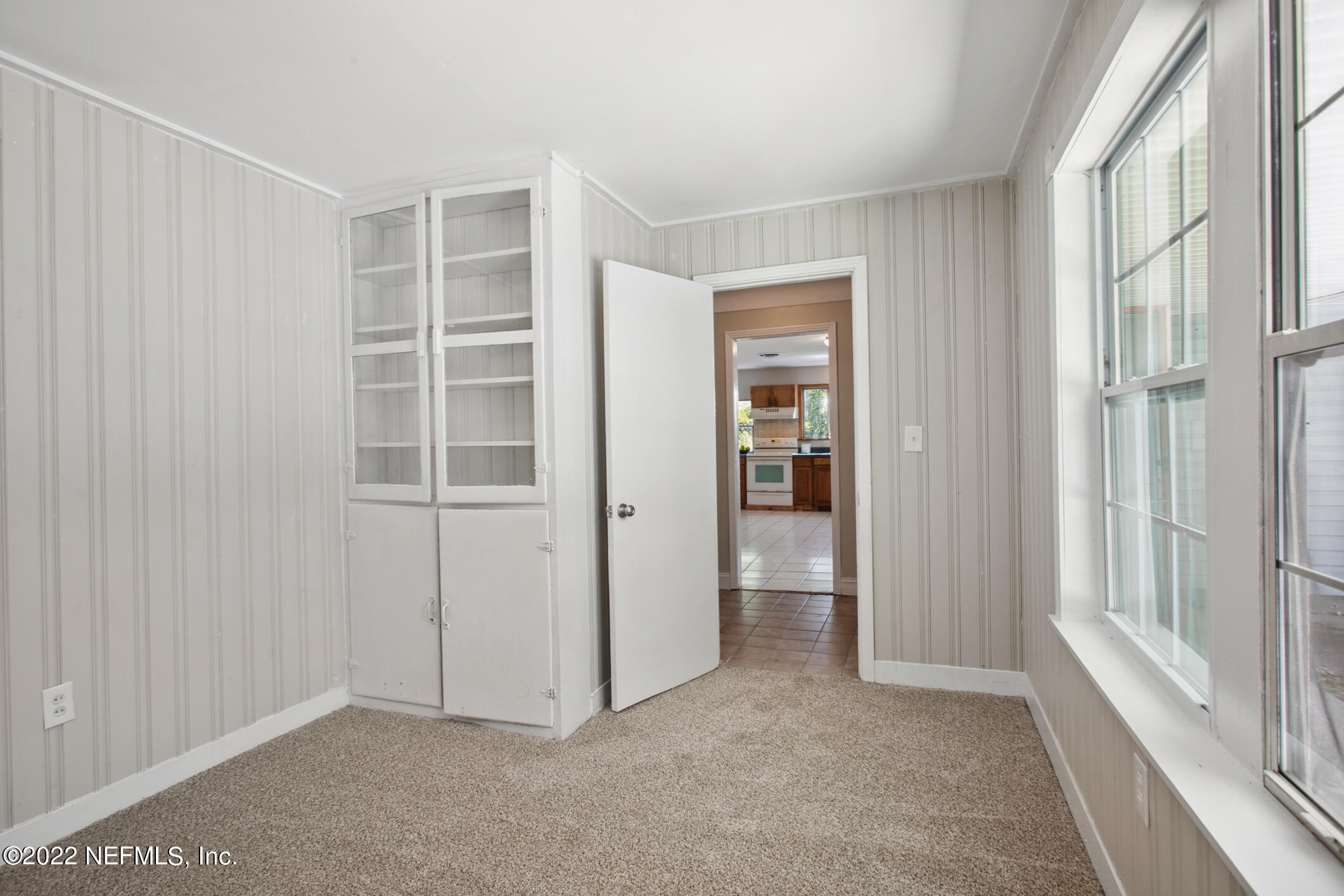 97 Spring Street St. Augustine, FL 32084 - Photo 5 of 18 an empty room with windows