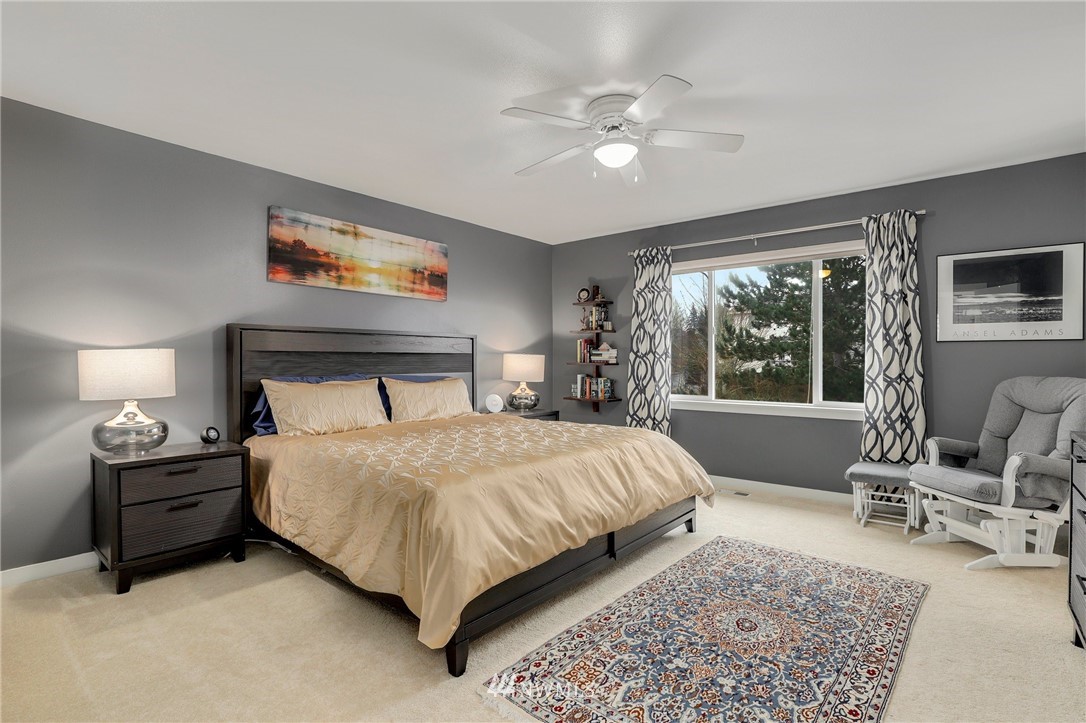 5041 Northeast 4th Place Renton, WA 98059 - Photo 17 of 32 Gallery Image 17