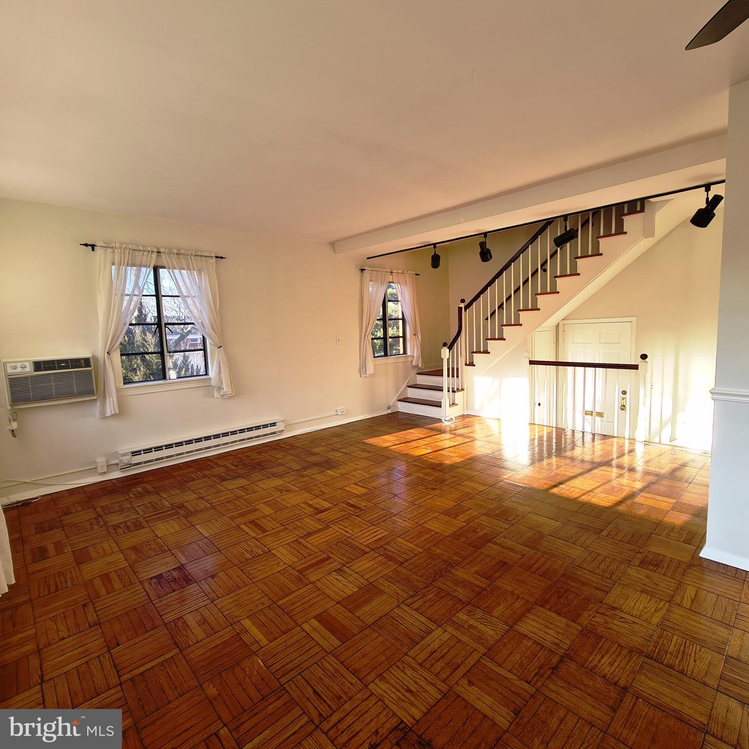 3215 Gunston Road, Unit 108 Alexandria, VA 22302 - Photo 5 of 55