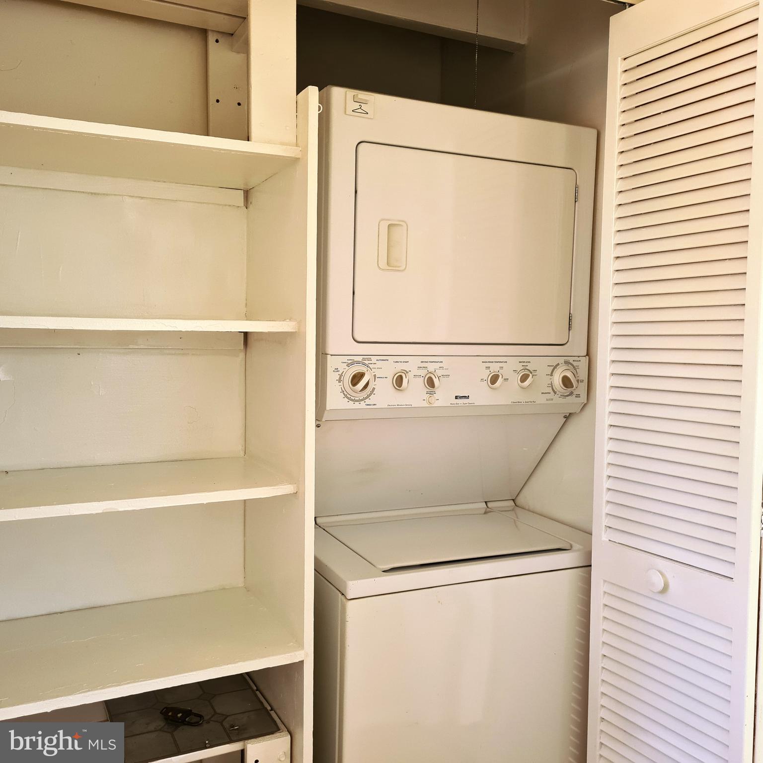 3215 Gunston Road, Unit 108 Alexandria, VA 22302 - Photo 46 of 55