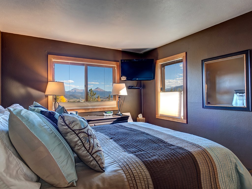 9401 Ryan Gulch Road, Unit 16 Silverthorne, CO 80498 - Photo 3 of 14 Gallery Image 3