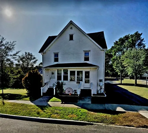 $1,400 | 77-79 Avenue Avenue East, Unit 79, Geneva, NY 14456