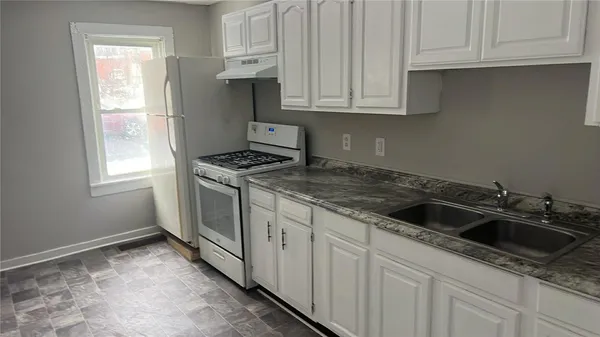 $1,400 | 77-79 Avenue Avenue East, Unit 79, Geneva, NY 14456