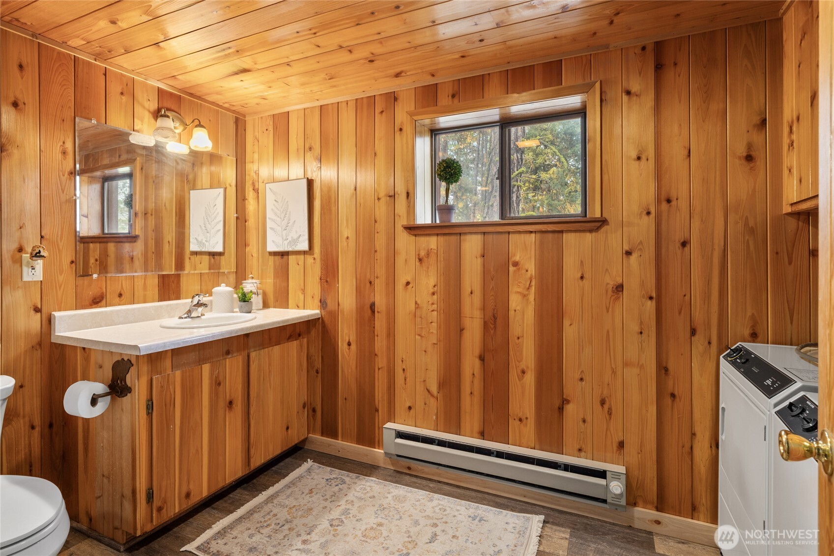 300 Teanaway Ridge Way Cle Elum, WA 98922 - Photo 22 of 38 a bathroom with a sink and a mirror