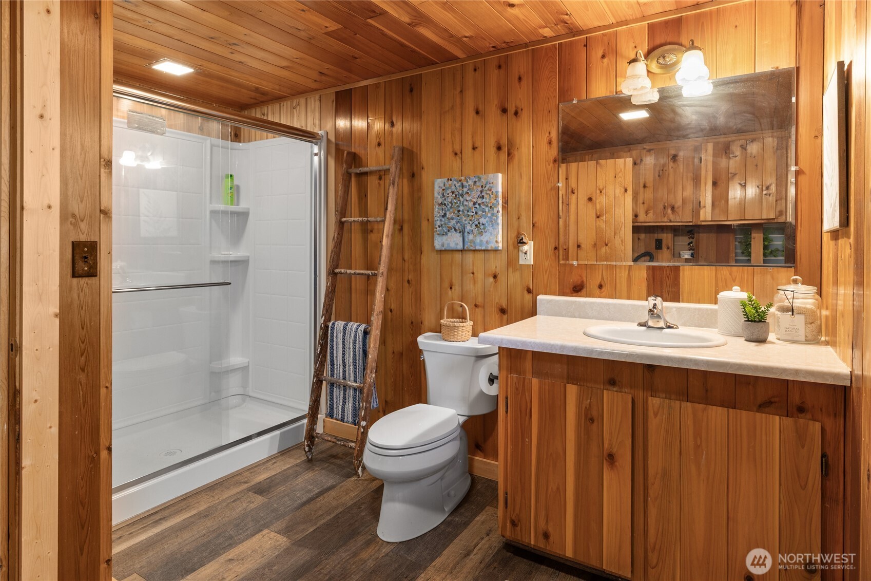300 Teanaway Ridge Way Cle Elum, WA 98922 - Photo 23 of 38 a bathroom with a sink toilet and shower