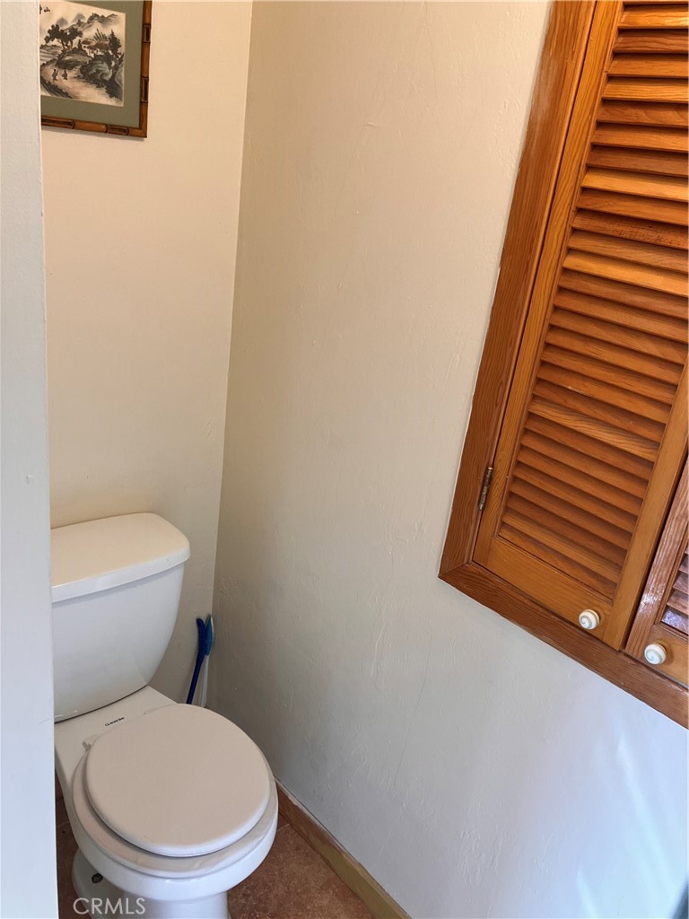 23228 Brookside Road Crestline, CA 92325 - Photo 5 of 22