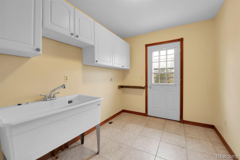 8471 Frith Road Columbus, MI 48063 - Photo 19 of 33