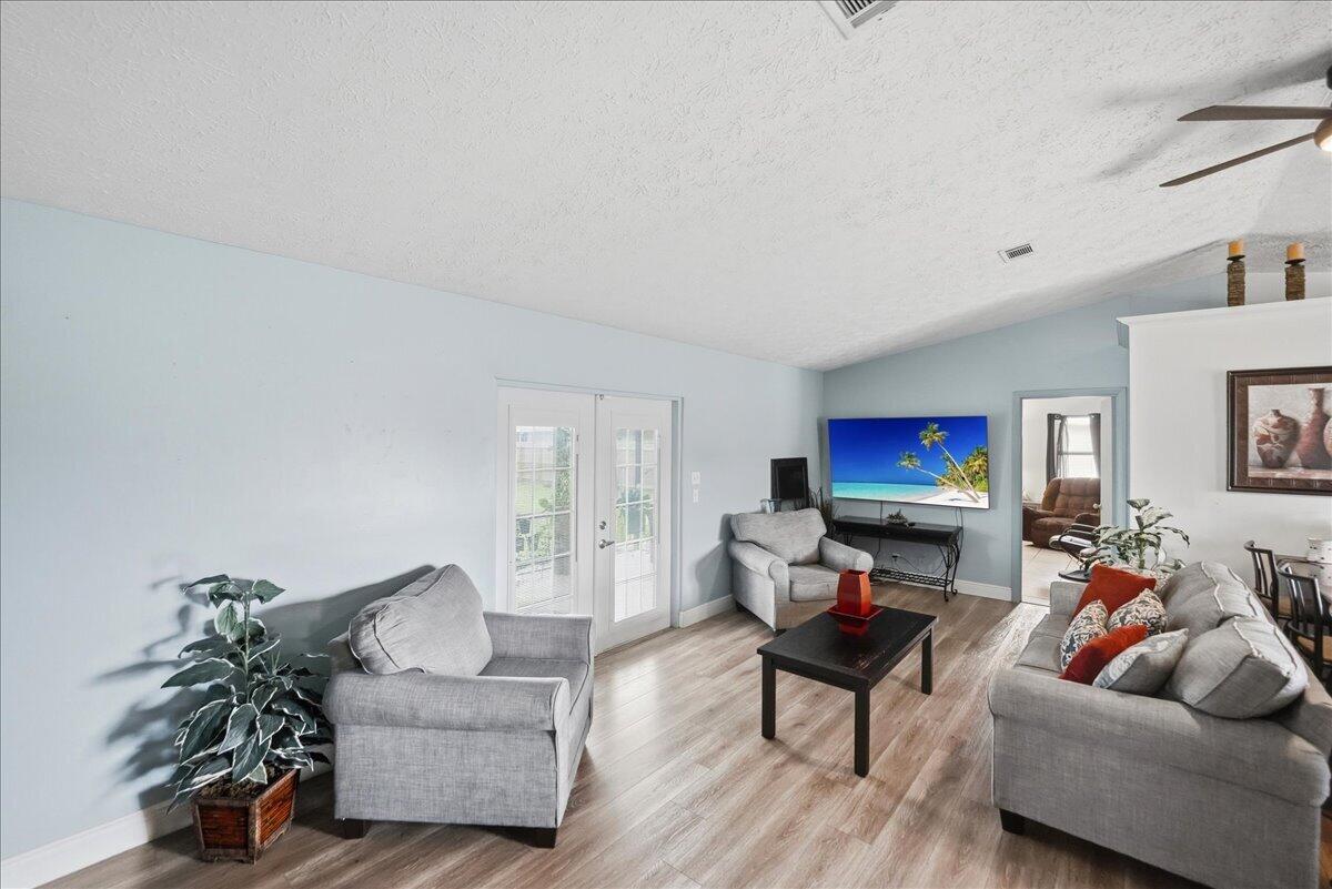 963 Southwest Bay State Road Port St. Lucie, FL 34953 - Photo 17 of 46 17-DSC6028
