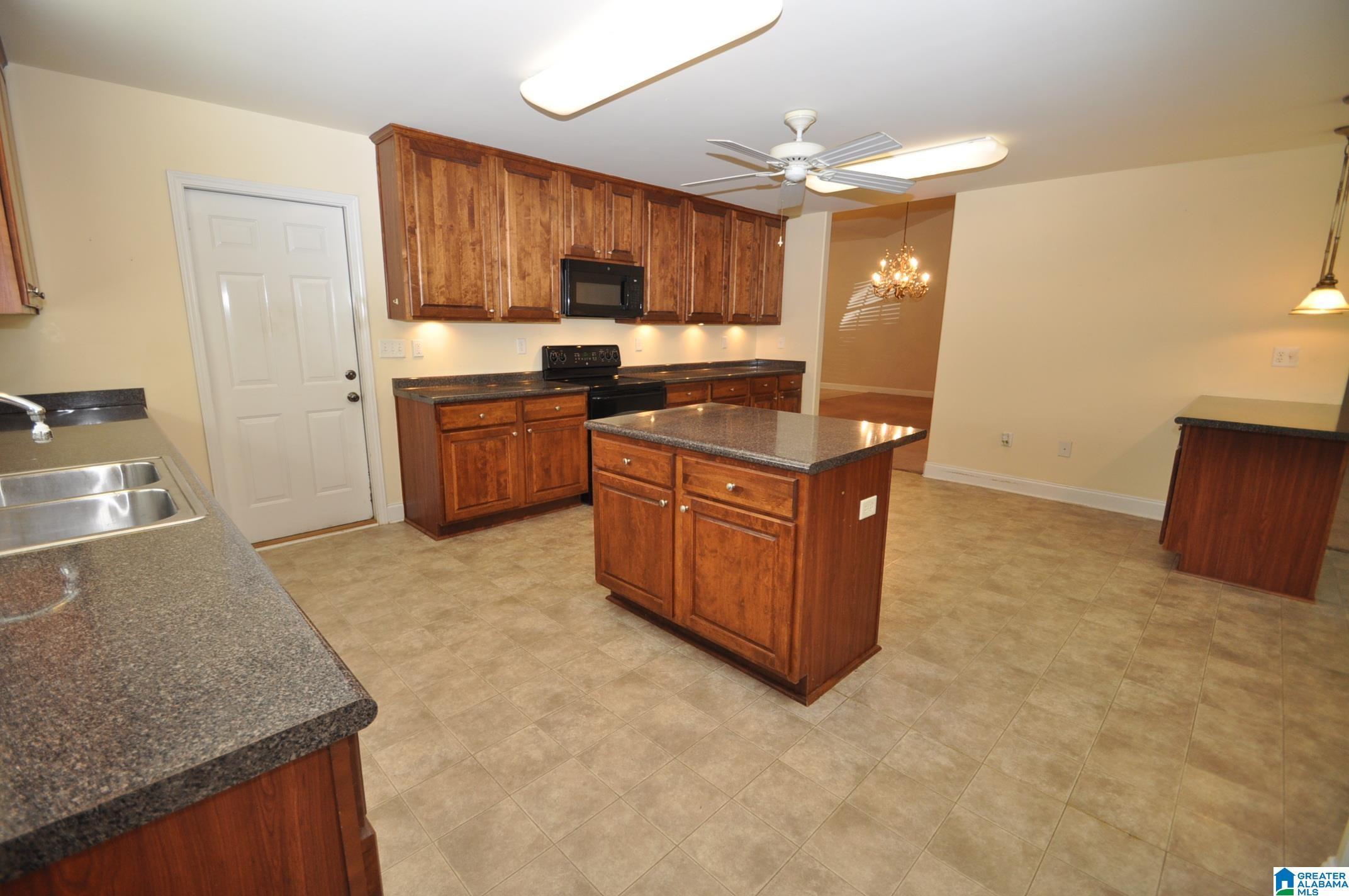 213 Cedar Meadow Alabaster, AL 35114 - Photo 2 of 15