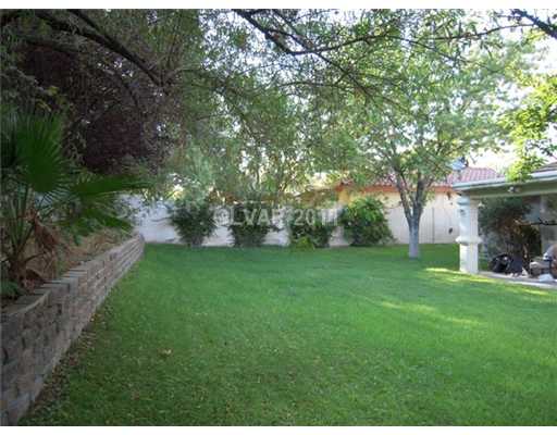 2606 Gray Fox Road Henderson, NV 89074 - Photo 12 of 13 Yard/Garden.