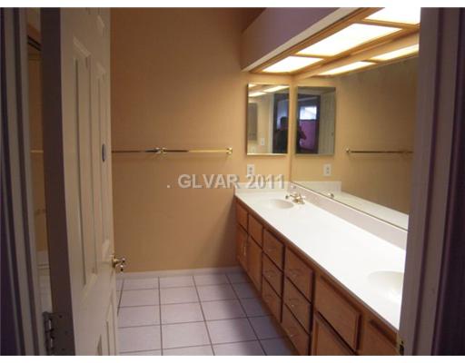 2606 Gray Fox Road Henderson, NV 89074 - Photo 8 of 13 Master Bath/Spa.