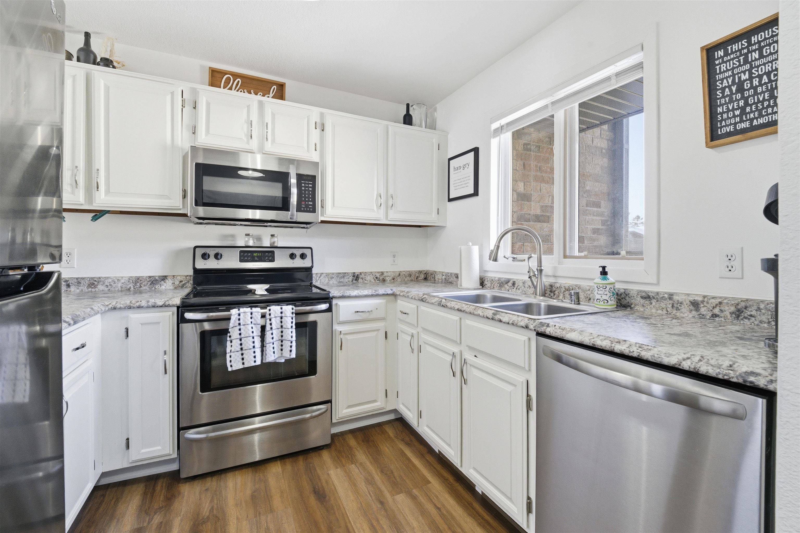 76 West Spencer Street Appleton, WI 54914 - Photo 9 of 23