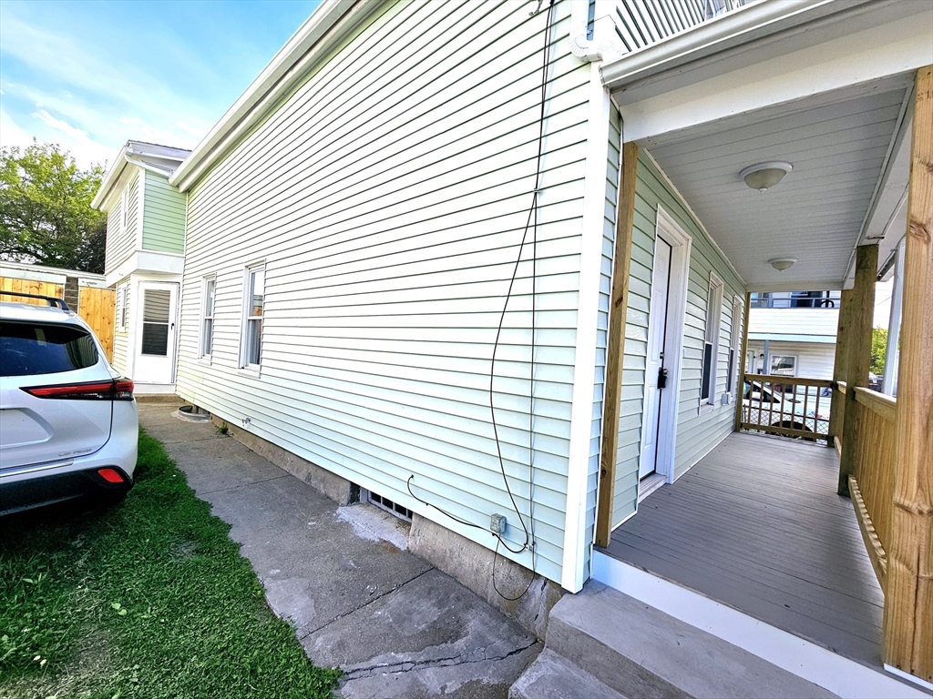 9 Wellington Street Webster, MA 01570 - Photo 21 of 37