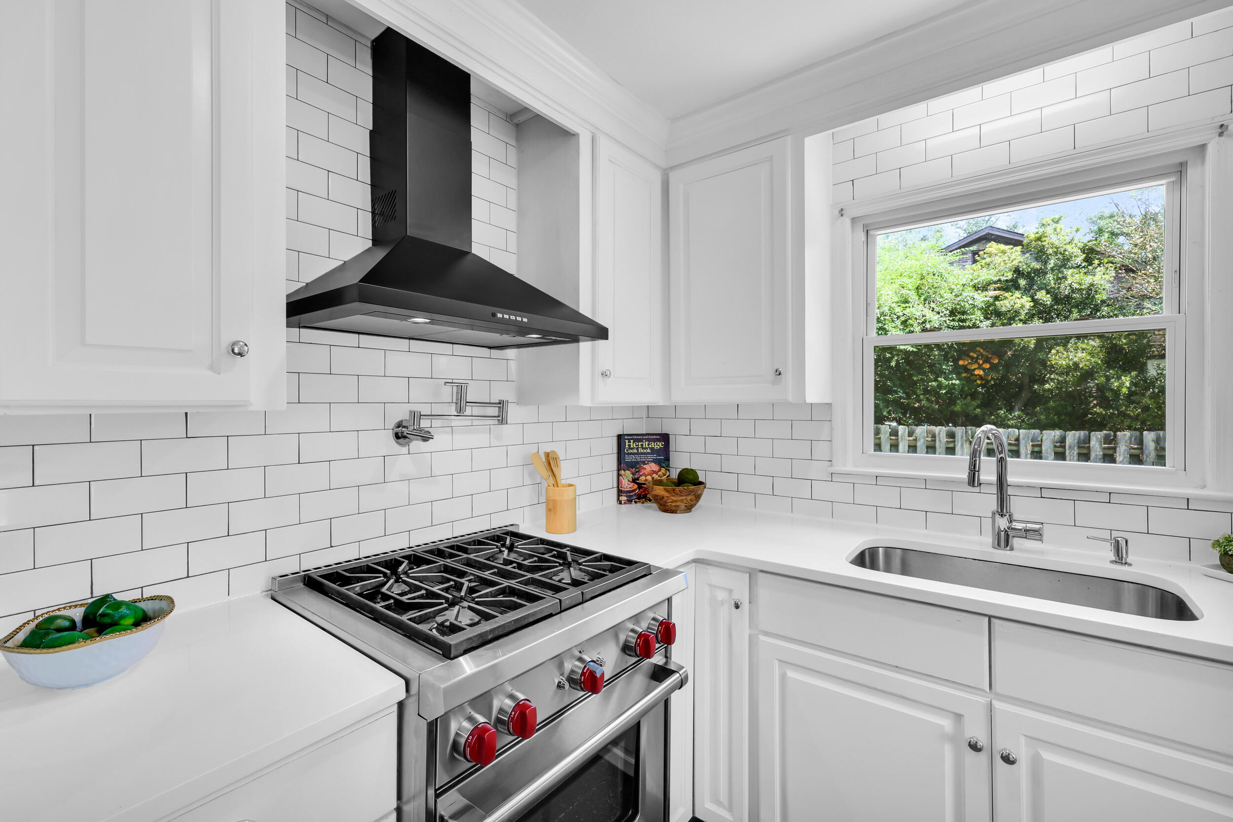 26 Rebellion Road Charleston, SC 29407 - Photo 17 of 47 Gas Stove