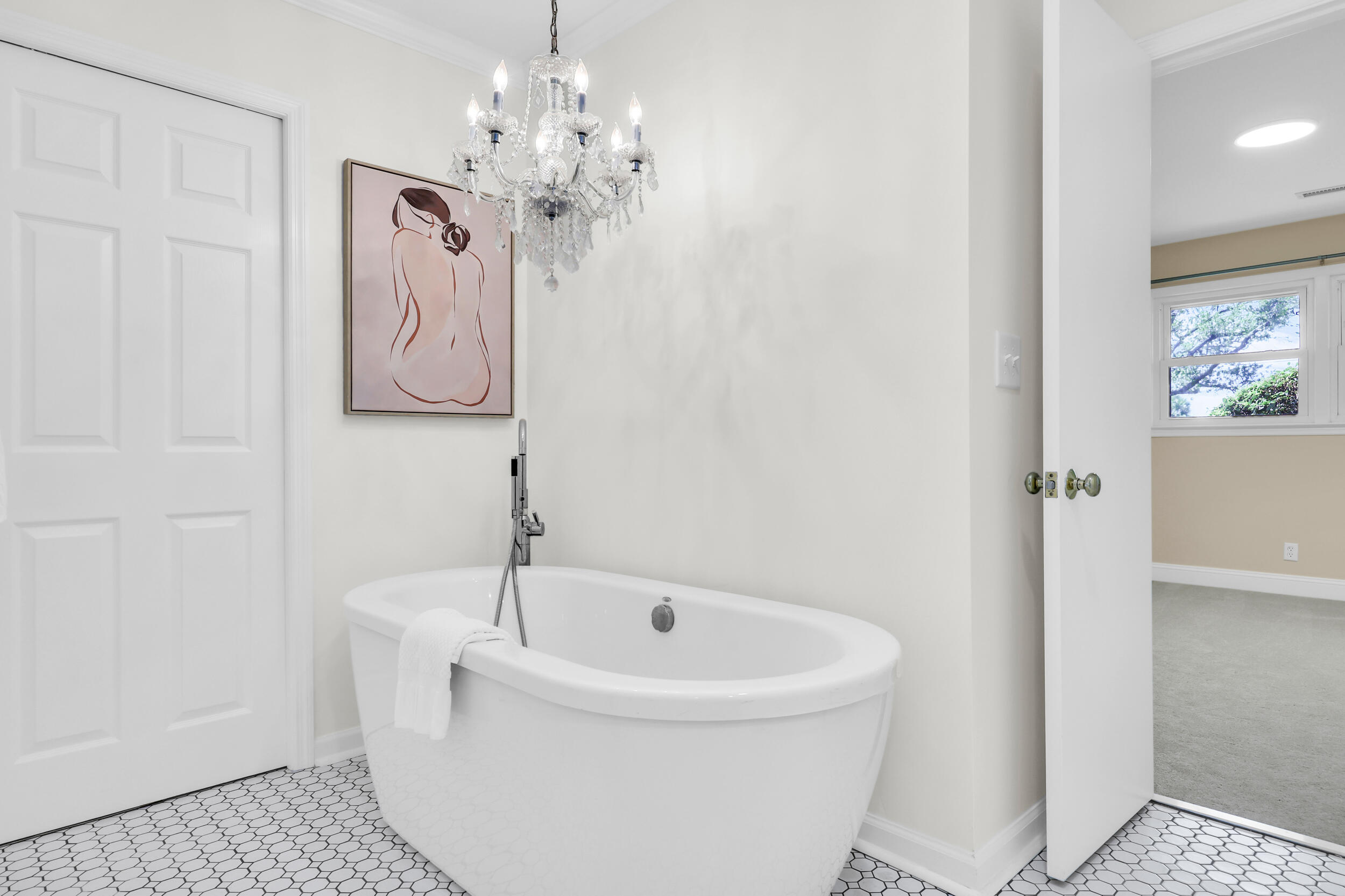 26 Rebellion Road Charleston, SC 29407 - Photo 32 of 47 Soaking Tub