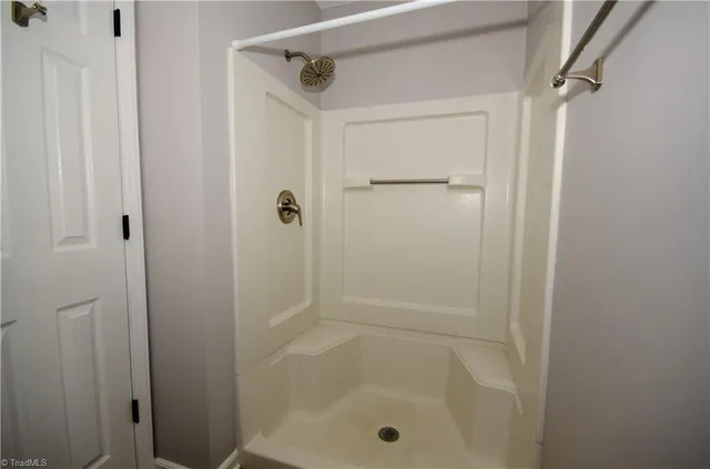 $1,350 | 3701 # 1h Cotswold Terrace, Greensboro, NC 27410