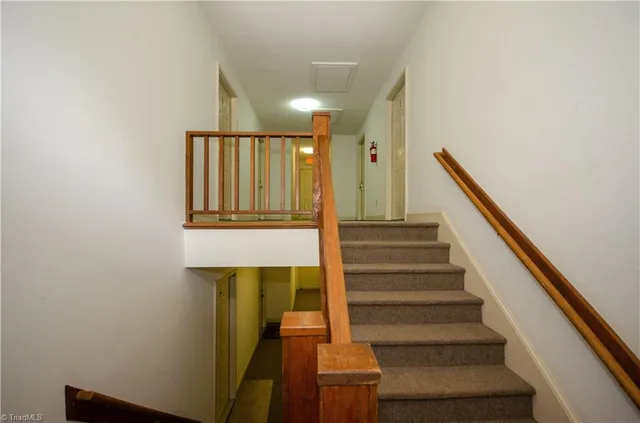 $1,350 | 3701 # 1h Cotswold Terrace, Greensboro, NC 27410