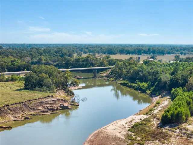 $824,999 | 21 East ( /- 69.227 Acres) Midway Tx 75852, Midway, TX 75852