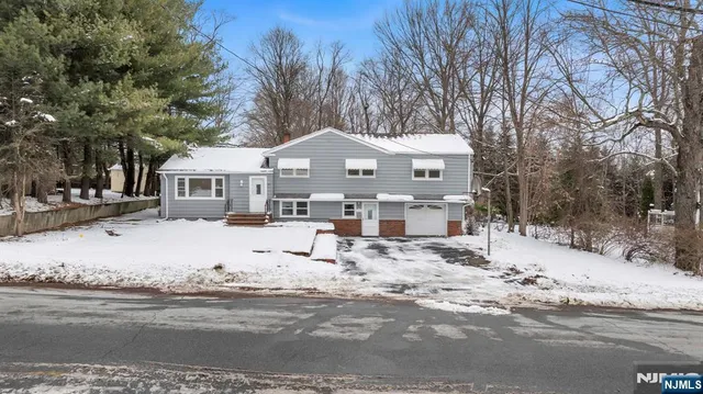 $950,000 | 231 Hudson Avenue, Norwood, NJ 07648