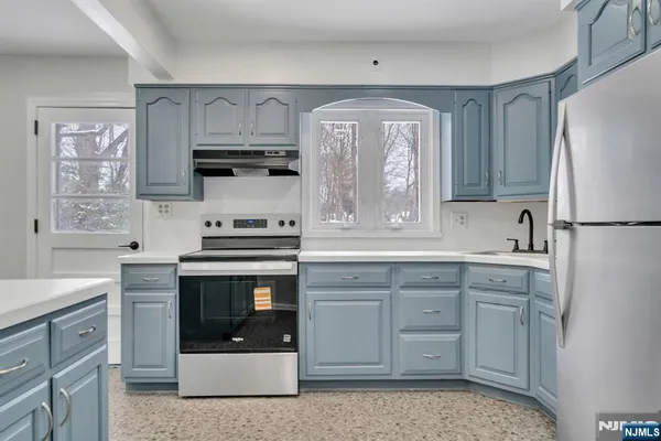 $950,000 | 231 Hudson Avenue, Norwood, NJ 07648
