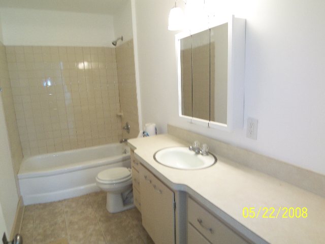 3010 Rockingham Road Davenport, IA 52802 - Photo 6 of 7 Gallery Image 6