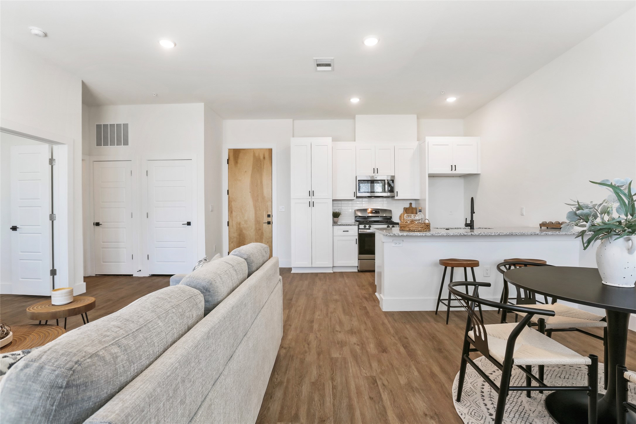 1811 Webberville Road, Unit 1209 Austin, TX 78721 - Photo 13 of 27