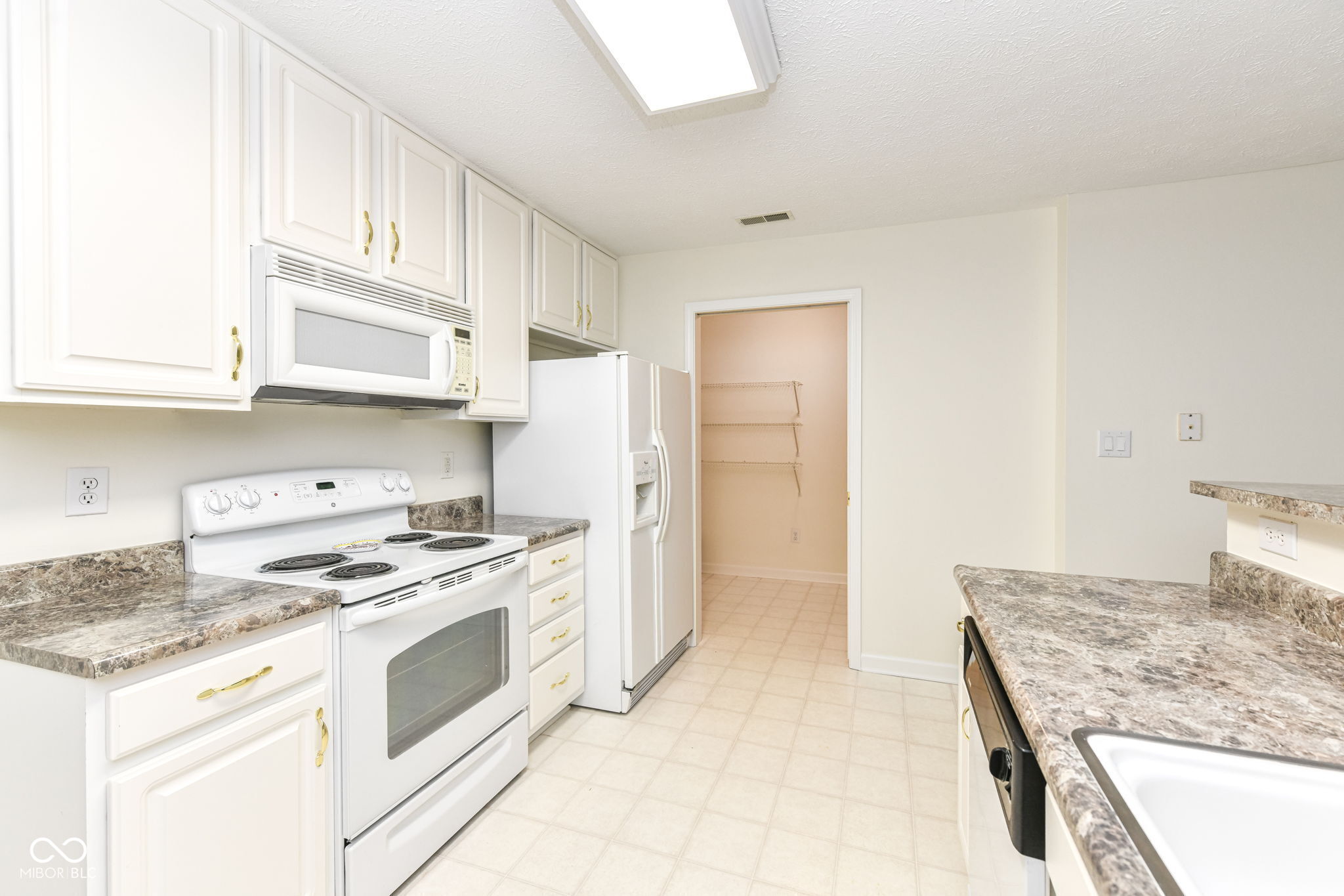 11139 Tisbury Court Fishers, IN 46038 - Photo 17 of 42