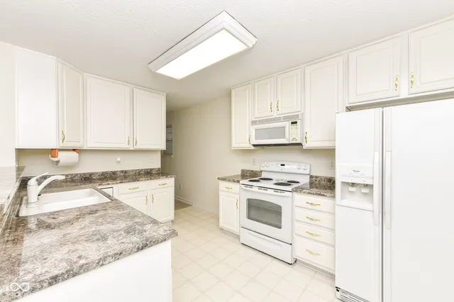 $275,000 | 11139 Tisbury Court, Fishers, IN 46038