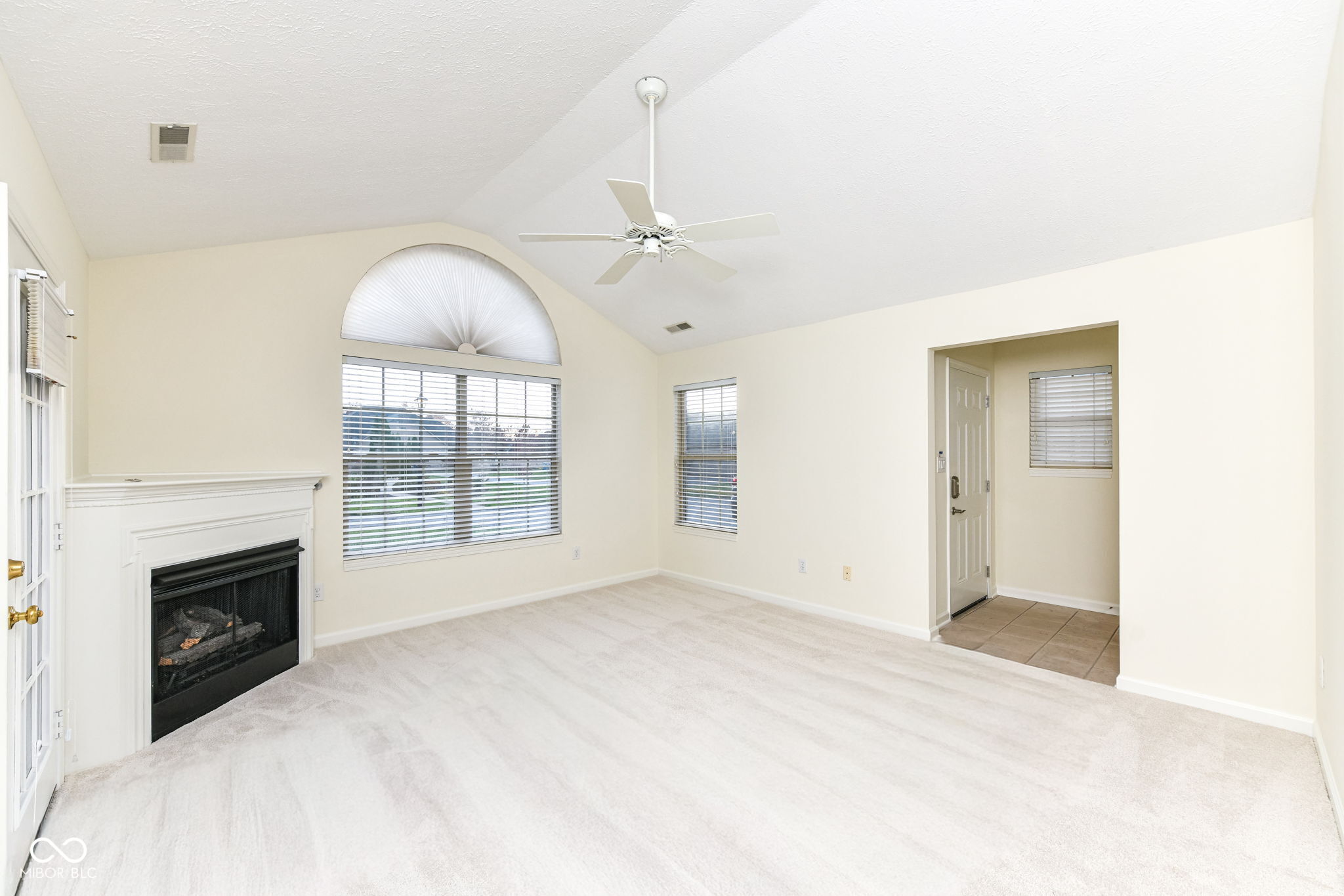 11139 Tisbury Court Fishers, IN 46038 - Photo 5 of 42