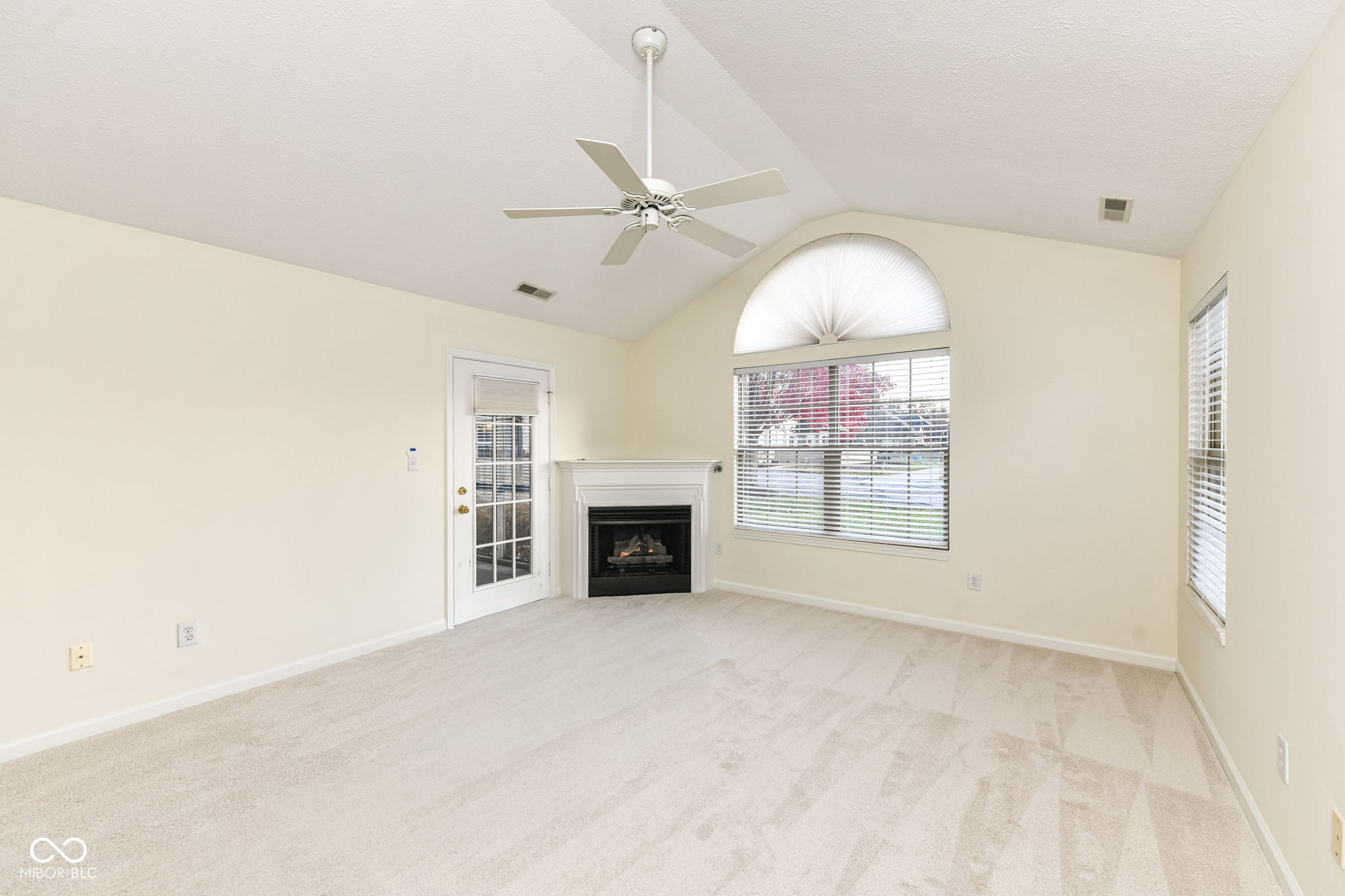 11139 Tisbury Court Fishers, IN 46038 - Photo 6 of 42