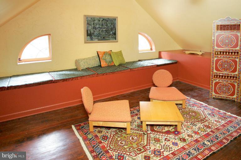 6920 Piney Branch Road Northwest Washington, DC 20012 - Photo 12 of 29 Meditation room/sitting area