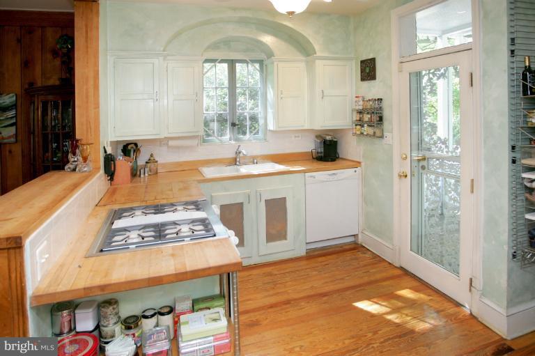 6920 Piney Branch Road Northwest Washington, DC 20012 - Photo 19 of 29 European style kitchen with vintage details