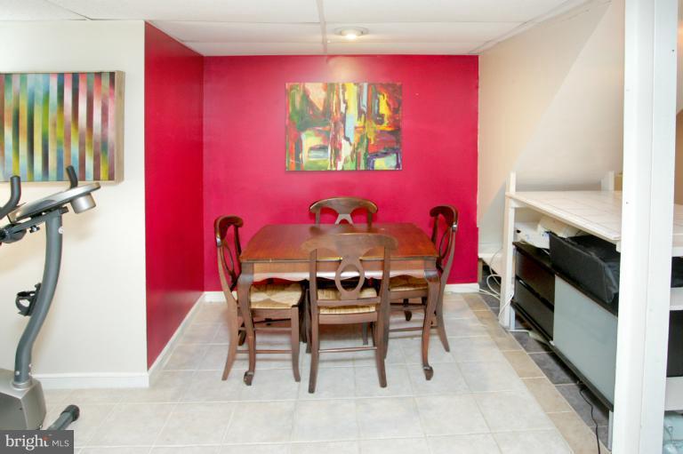 6920 Piney Branch Road Northwest Washington, DC 20012 - Photo 10 of 29 In-law suite dining area