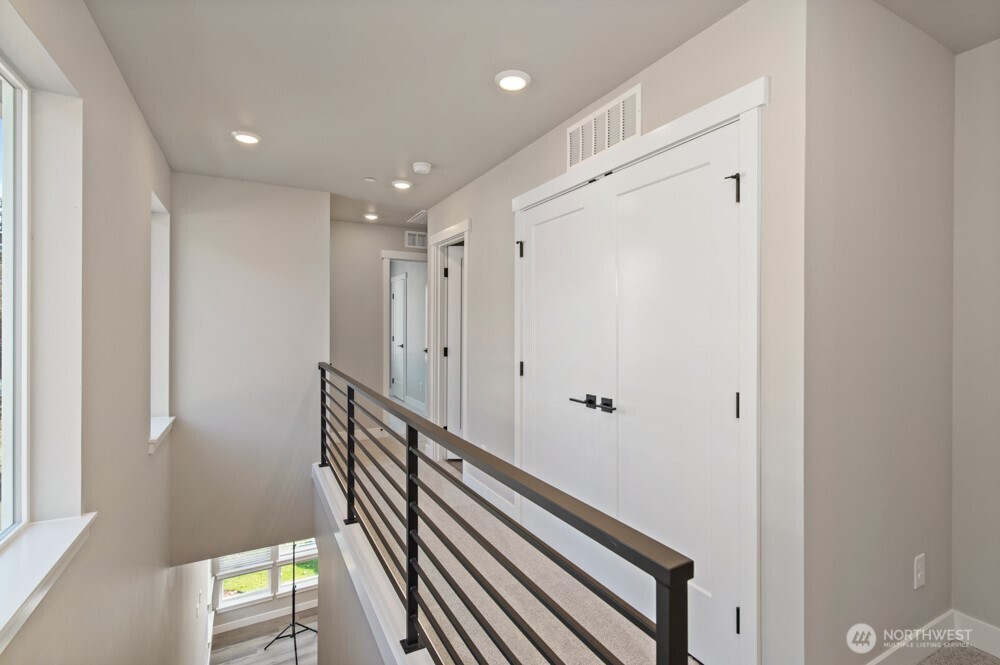 12802 66th Avenue South Seattle, WA 98178 - Photo 20 of 28