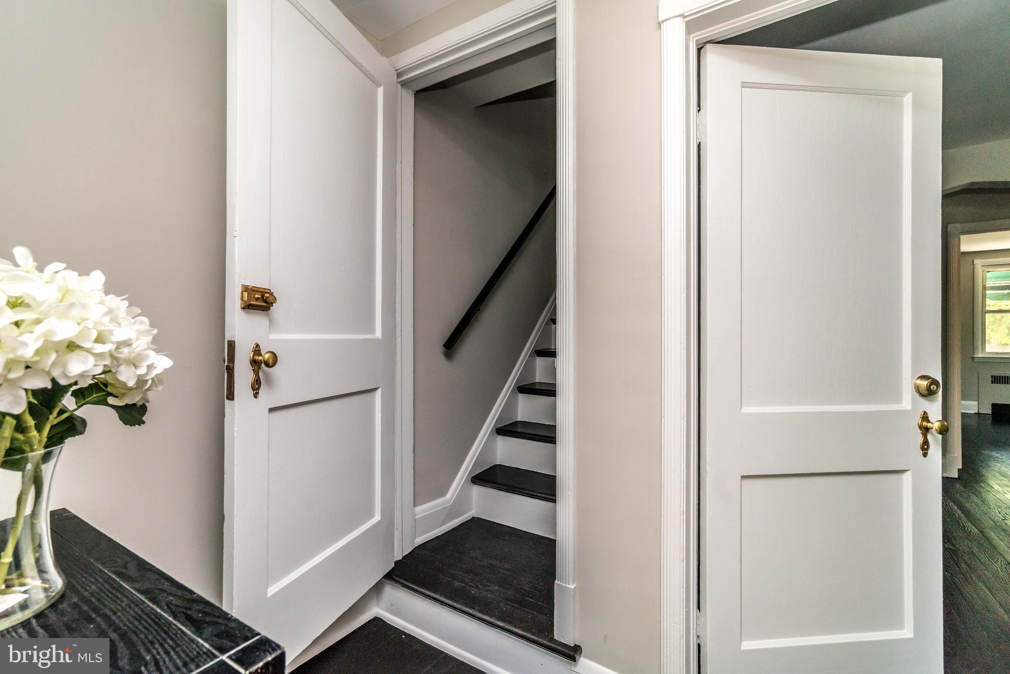 59 Murdock Road Baltimore, MD 21212 - Photo 4 of 35 2 Seperate entrances Unit A/B
