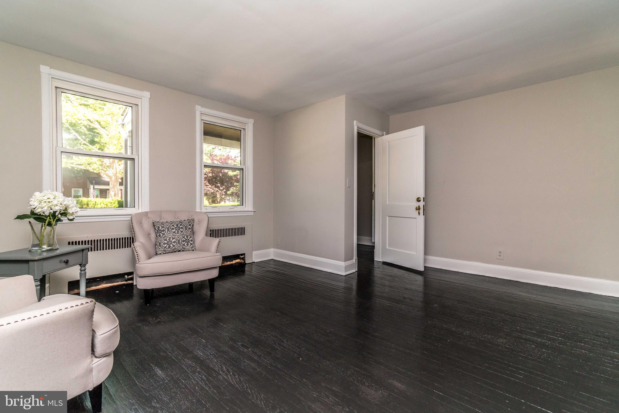 59 Murdock Road Baltimore, MD 21212 - Photo 6 of 35 Living Room- Unit A