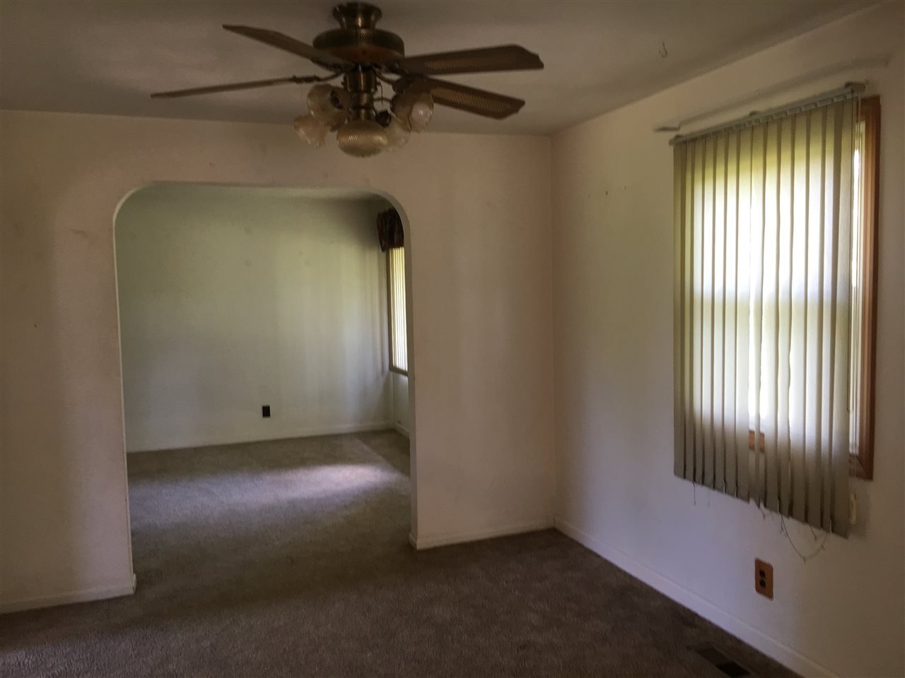 12448 North Meridian Road Rockford, IL 61102 - Photo 14 of 19 Gallery Image 14