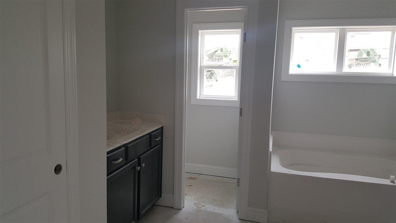 424 Seabring Lane Raleigh, NC 27603 - Photo 15 of 25 Master Bath/Spa